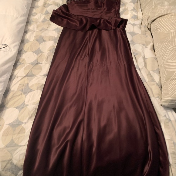 Laundry by shelli burgundy gown - Picture 4 of 7